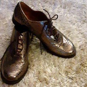 Lucky Brand silver gold metallic leather wingtip oxfords size 5 M NEW